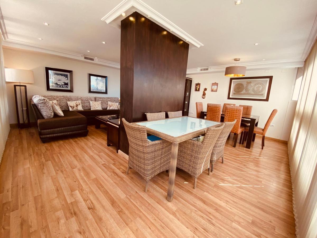 Be Luxury Apartment 20 Mts From The Beach ベニドルム エクステリア 写真