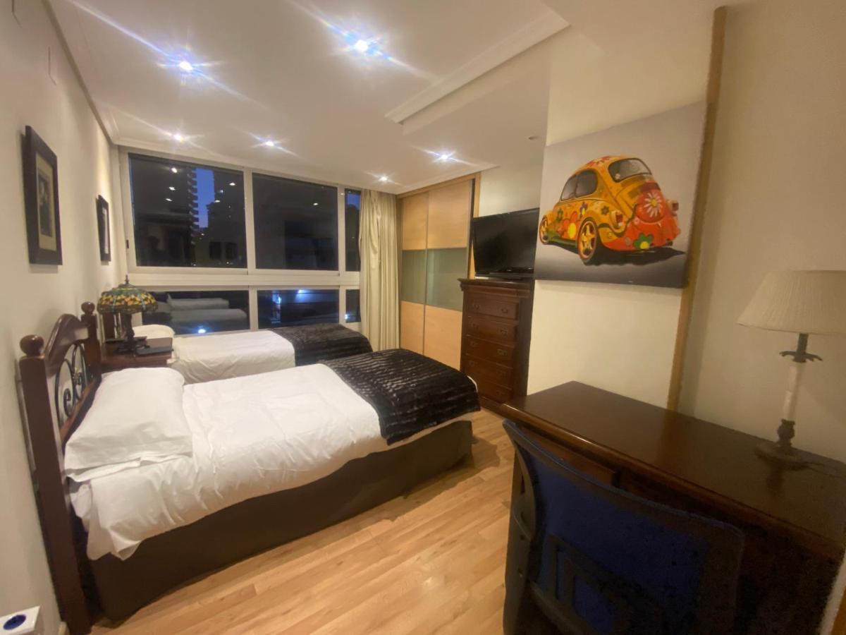 Be Luxury Apartment 20 Mts From The Beach ベニドルム エクステリア 写真